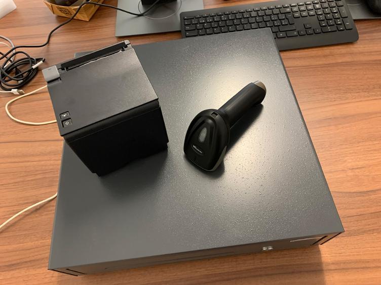 Kassenschublade, Quittungsdrucker und Scanner